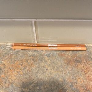 Jordan’a Kohl Kajal Lipliners (2) in Honey and Natural Nude NWOT